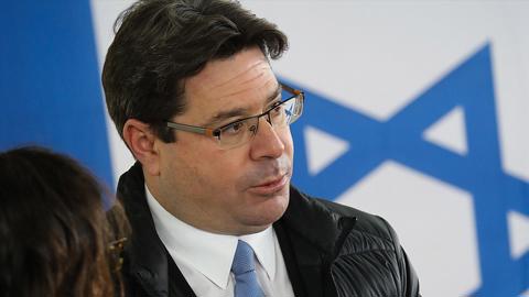 אופיר אקוניס