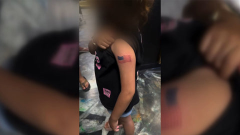 לקעקע את טראמפ על הצוואר: הבקשה של בת ה-9 שהסעירה את ארה
