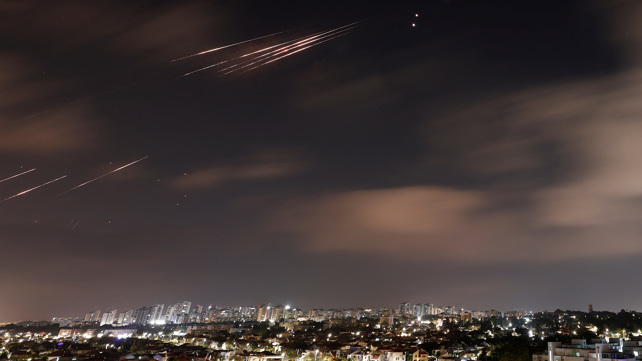 כיפת ברזל מיירטת שיגורים מאיראן בשמי אשקלון