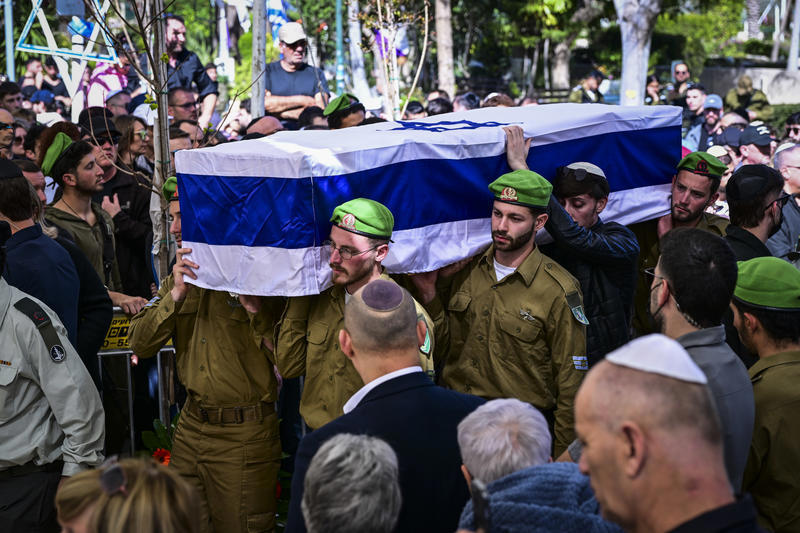 הלווייתו של מקסים אנטיס