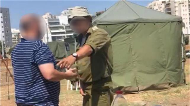 הרס"ן וחייל המילואים