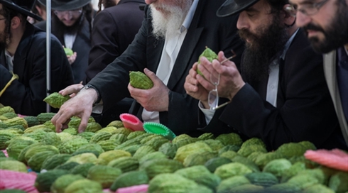 לגברים בלבד: יריד לחג הסוכות בירושלים לא מתיר כניסה לנשים