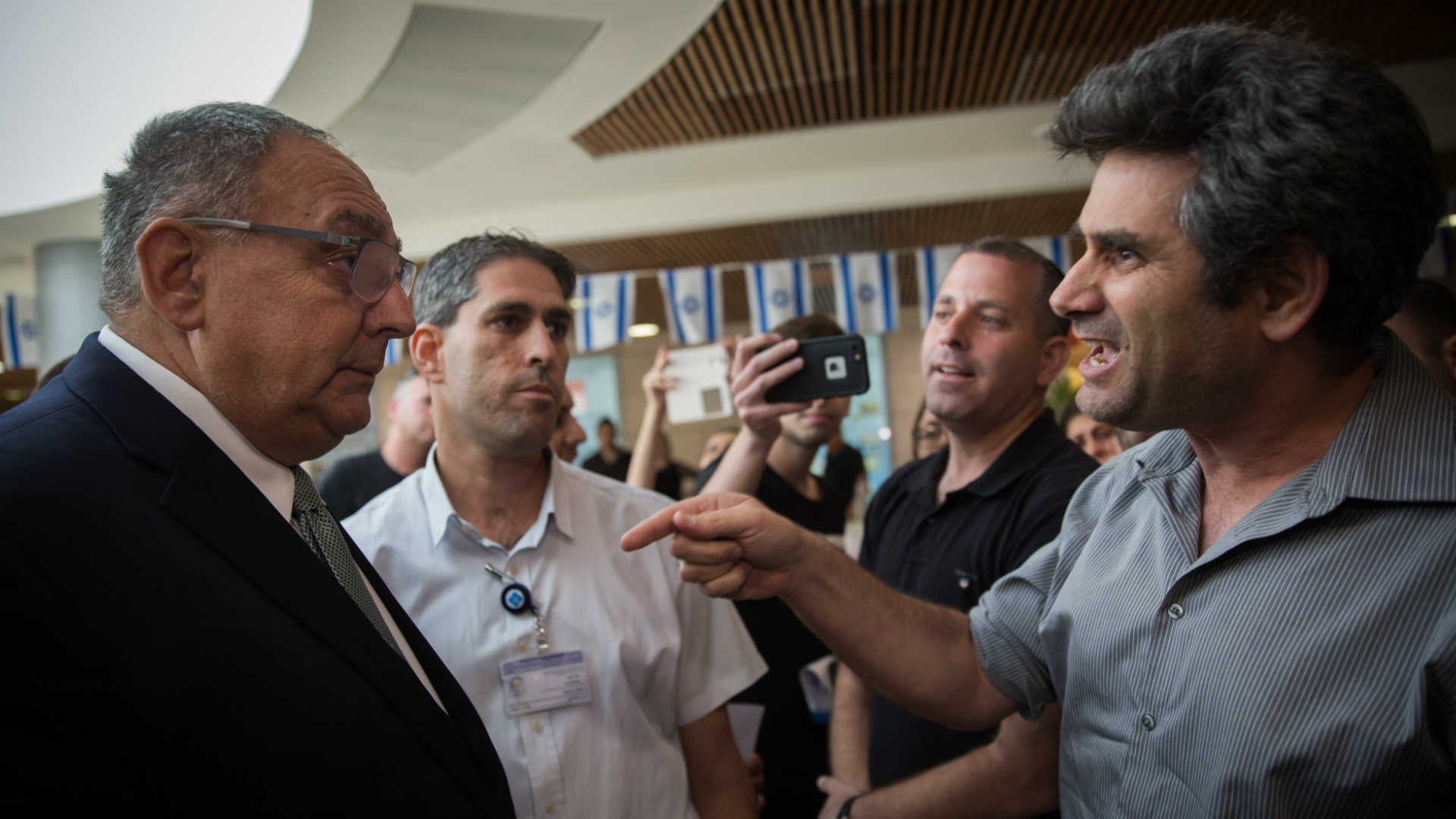 מחאה מול מנכ"ל הדסה, זאב רטשטיין