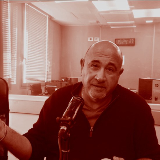 רק להחזיק ידיים שלא נתפרק