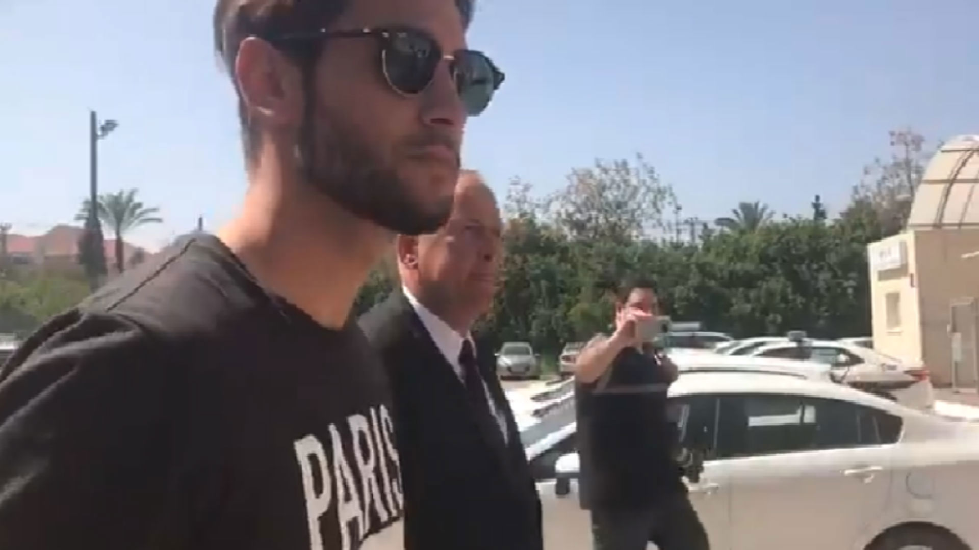 אנתוני וארן מגיע לחקירה