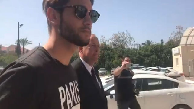 אנתוני וארן מגיע לחקירה