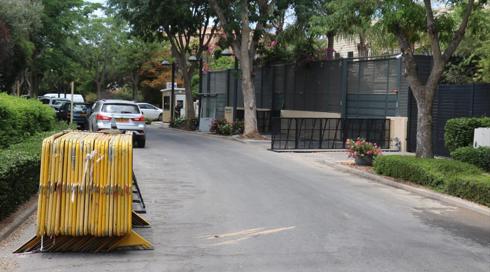 מיקום חדש להפגנה? מחסומים סביב בית רה"מ בקיסריה