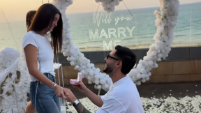 בטבעת שקנה לפני הטבח: שורד השבי אלי-ה כהן התארס לבת זוגו זיו עבוד