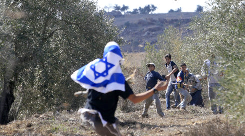 ראש החטיבה היהודית על ראש השב"כ רונן בר