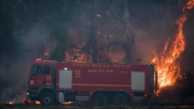 שירותי הכיבוי בשריפה בקיבוץ הראל