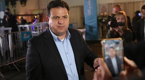 יו"ר הרשימה המשותפת ממשיך להגן על תמיכתו באיסור טיפולי המרה