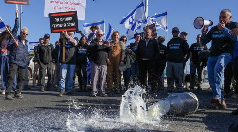 סמוטריץ' מחריף את הצעדים נגד הרפתנים: "אבטל מכסים על חלב"
