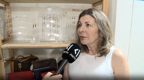 תיעוד: שודדים פרצו לחנות תכשיטים בבאר שבע - המנהלת ובתה הבריחו אותם