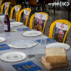 Kibbutz Nir Oz seder 
