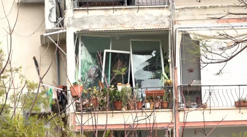 "יש לי טיל בתוך הבית": התקיפות הליליות של החות'ים