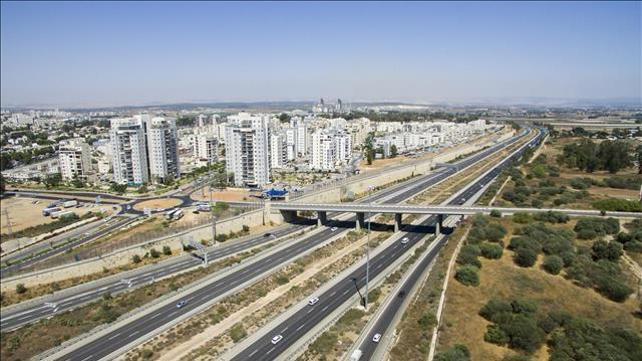 מבט אווירי של מחלף רמלה בכבישים 40 ו-431. 02.07.2017
