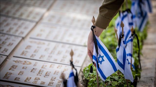 הנחת דגלים, בית העלמין הצבאי בהר הרצל, 02.05.22
