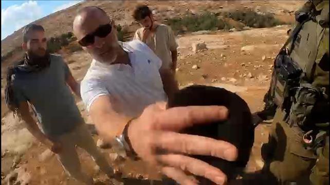 תקיפת חיילים - תמונה לפוש
