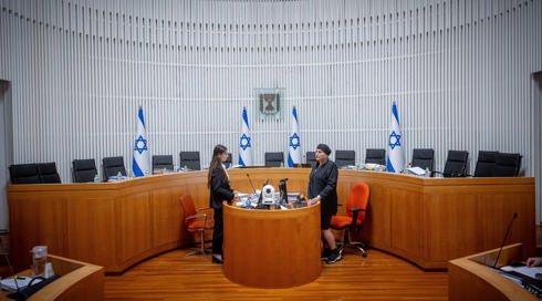 מאות עזתים בעתירה לבג"ץ: שחררו אותנו לגדה המערבית