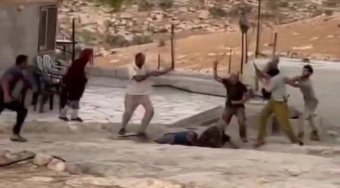 רעולי פנים תועדו תוקפים פלסטינים באלות בסוף השבוע בדרום הר חברון