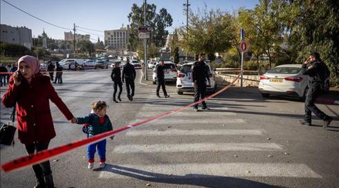החשודה בפיגוע מכחישה שדקרה את שכנתה: "זו לא אני שמופיעה בתיעוד"