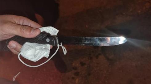 ניסיון פיגוע דקירה ליד שער שכם: מחבל תקף שני חרדים, נמלט - ונעצר