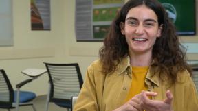 מדרסה | הכירו את שירה