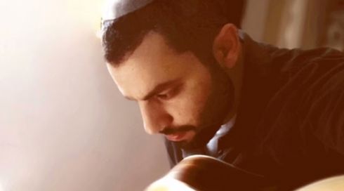 "הכי קל לפחד ולוותר": רבש"ץ היישוב "נווה" שבעוטף עזה בשיר חדש
