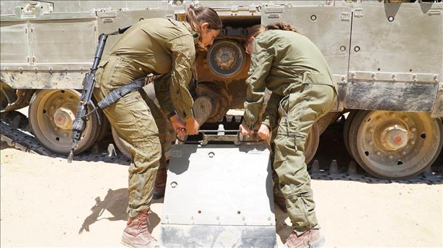 לוחמות, נשים בצבא, צה"ל, טנק, טנקים, לוחמת