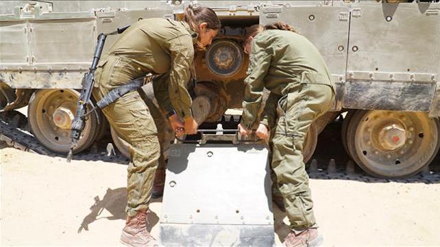 לוחמות, נשים בצבא, צה"ל, טנק, טנקים, לוחמת