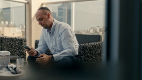 חשיפה: קבוצת הווטסאפ מקטאר והתרגיל המשטרתי לאוריך | פרשת פלדשטיין