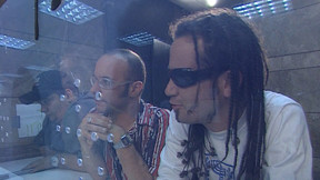 קטע מהקליפ לשיר "יושבים בבית קפה", 2001