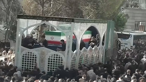 עדות מלב טהראן: "הרחובות בהלוויית חמינאי ריקים"