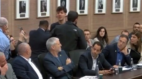 "שיסתכלו לי בעיניים כשאני מדבר על חברים שלי שנפלו בשדה הקרב"