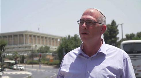 האצבע ה-61: ח"כ ניר אורבך כבר לא מתלבט