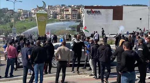 פצוע קשה בעימותים באום אל פחם, ח"כ ג'בארין נפגע