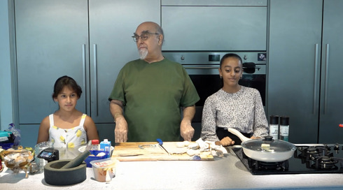 מבשלים זיכרון: יתומי המלחמה הכינו עם השפים את המנות של אבא ואימא