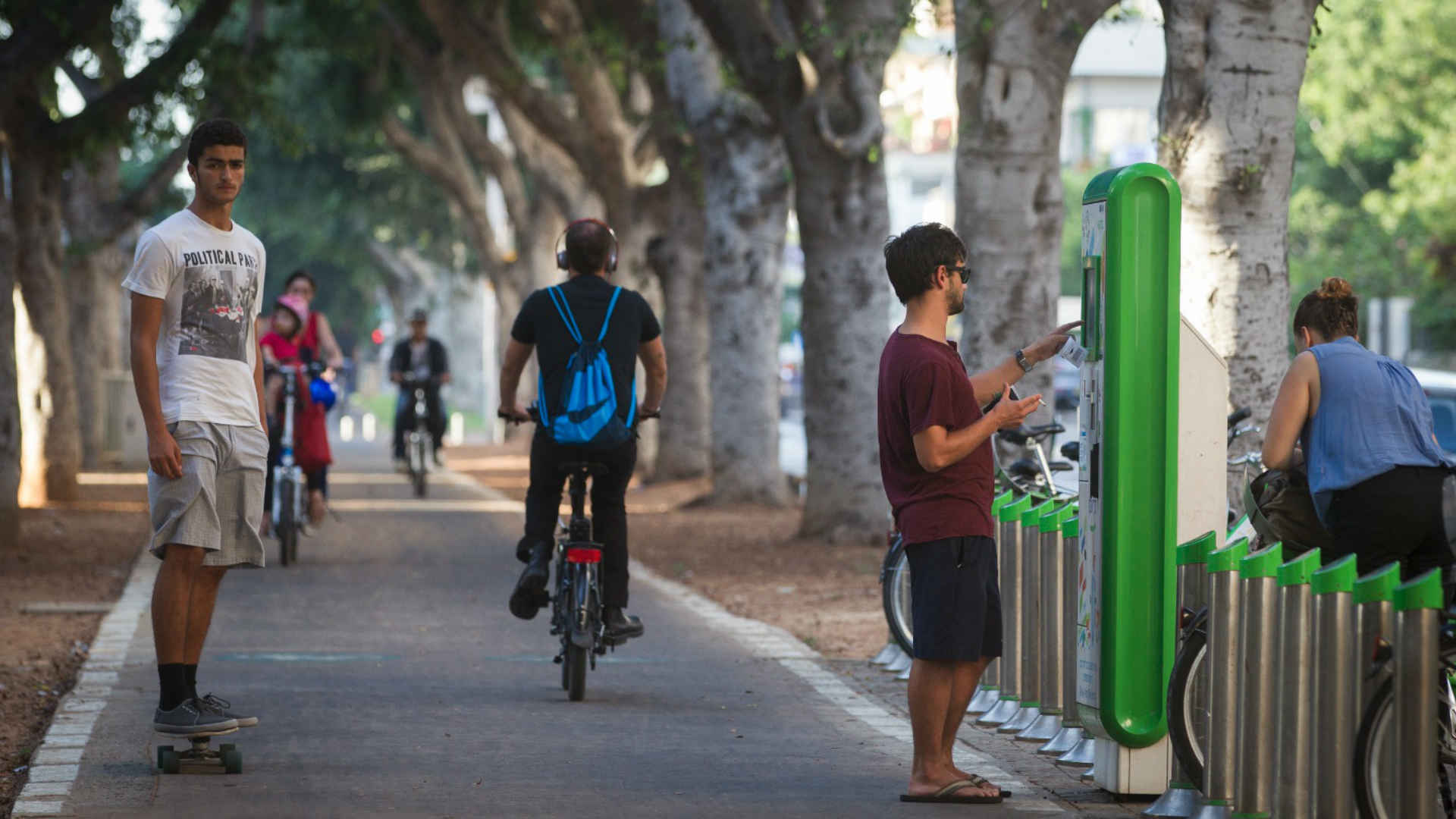 רוכבי אופניים בת"א