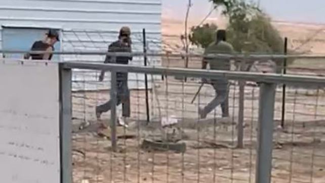 התוקפים בדרך לבית הספר