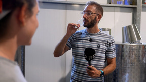 מאלכוהול 85% - לדבש בוטיק: המזון המיוחד שנולד בהרי ירושלים ומגיע לצלחת שלנו