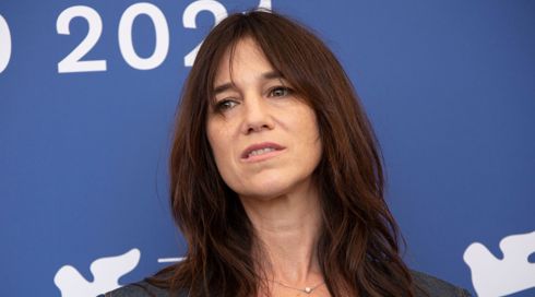 השחקנית שרלוט גינסבורג: "החזירו את החטופות הביתה עכשיו"