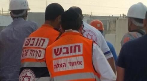 פועל בניין נפצע קשה באתר בקריית גת