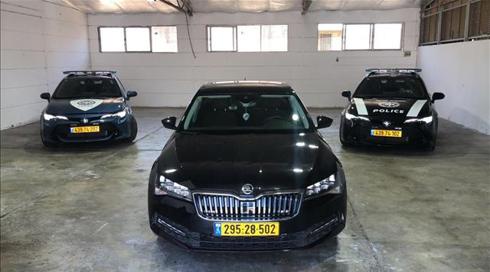 שחור זה הלבן החדש: המשטרה מחליפה את צבע הניידות