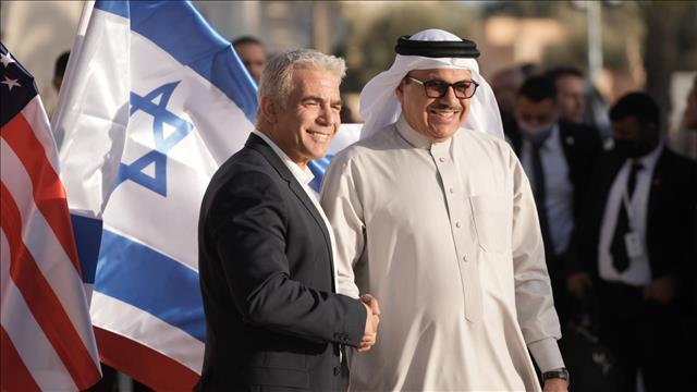 לפיד ושר החוץ של בחריין
