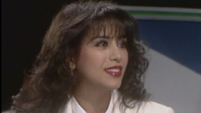 עפרה חזה. 1984