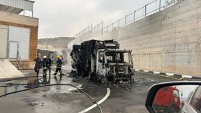 משאית שהוצתה באזור התעשייה דיר שרף