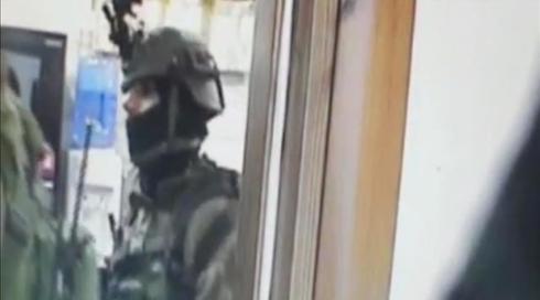פלסטיני נעצר בחשד שאנס קטינה בתל אביב